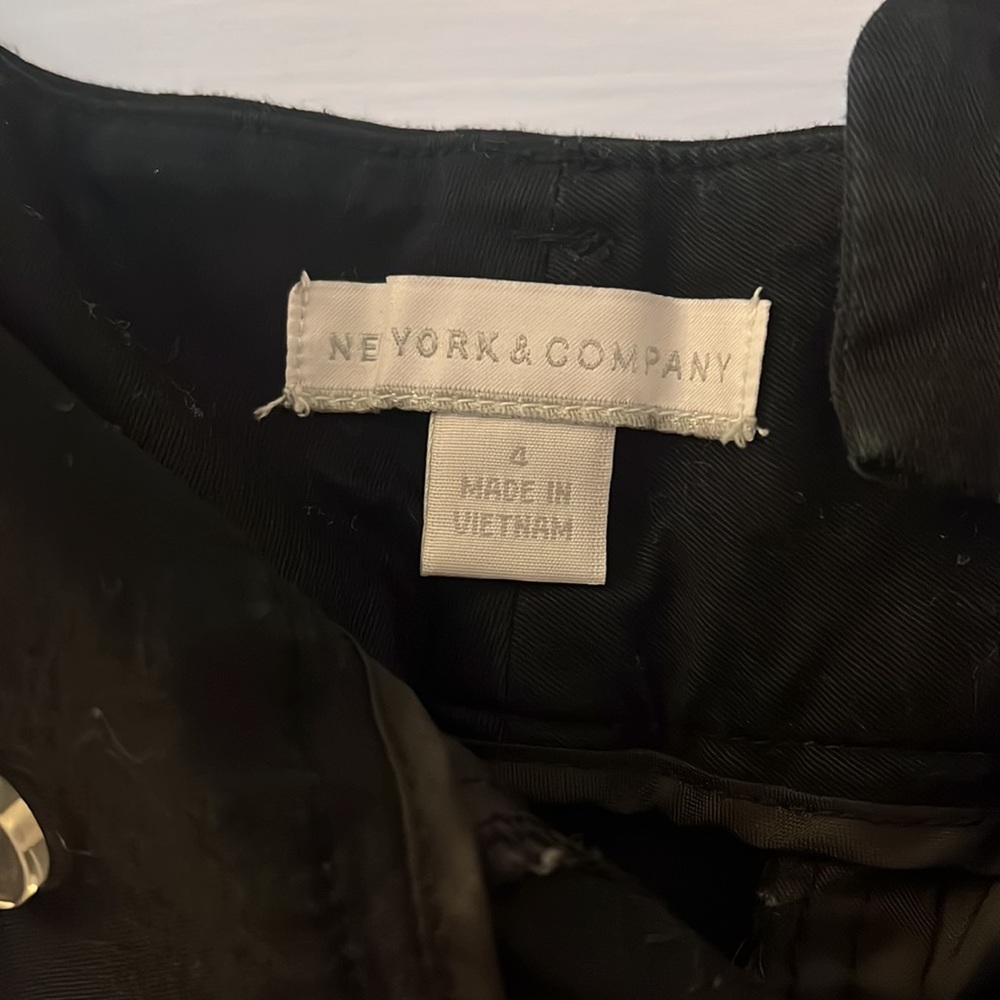 New York & Company Shorts - Picture 4 of 8